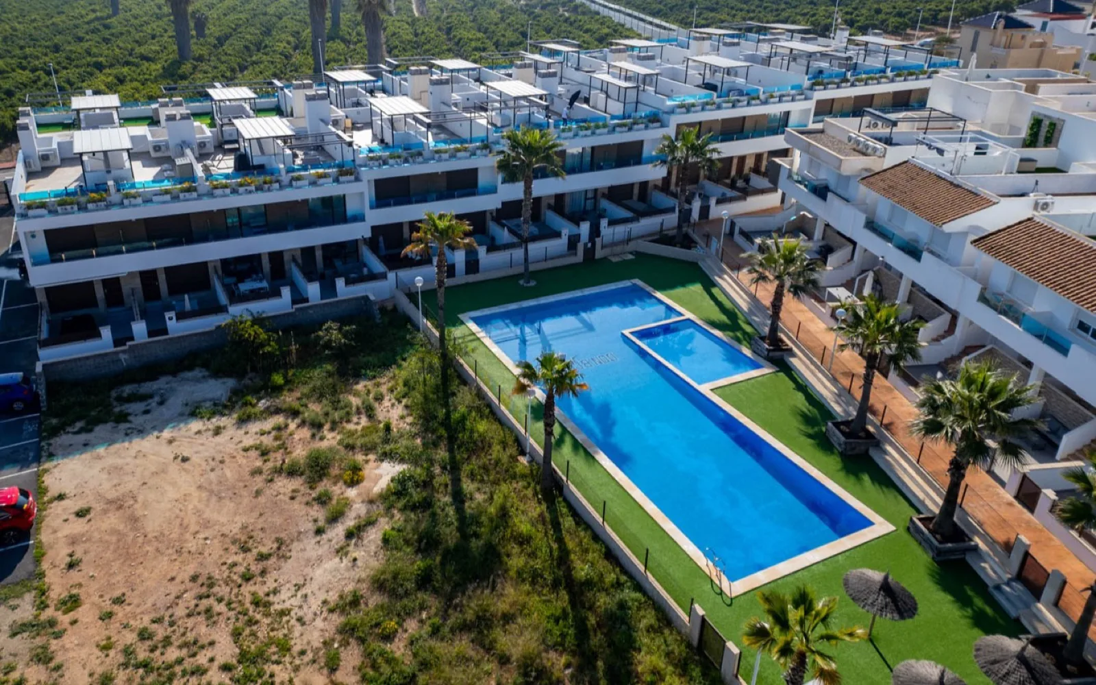 Aerial view of a property showing its relationship with the sea on the Costa Blanca